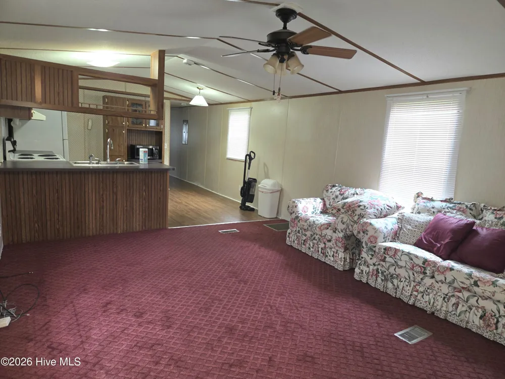 205 Meadow Lane E Hubert, NC 28539
