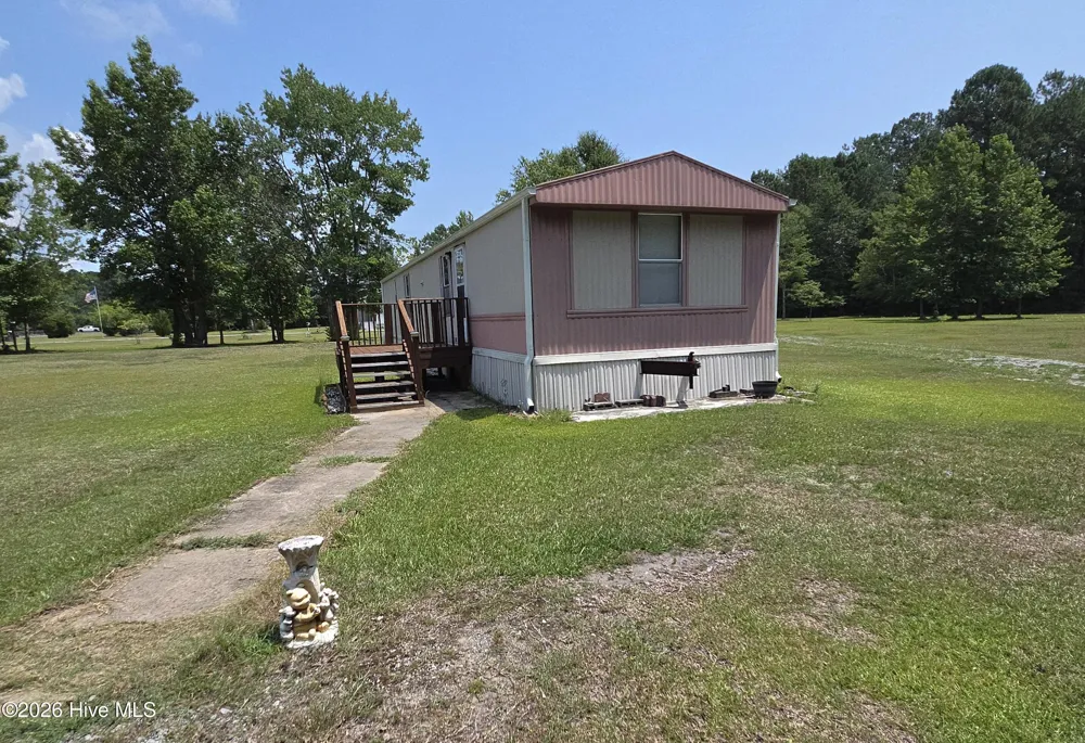 205 Meadow Lane E Hubert, NC 28539