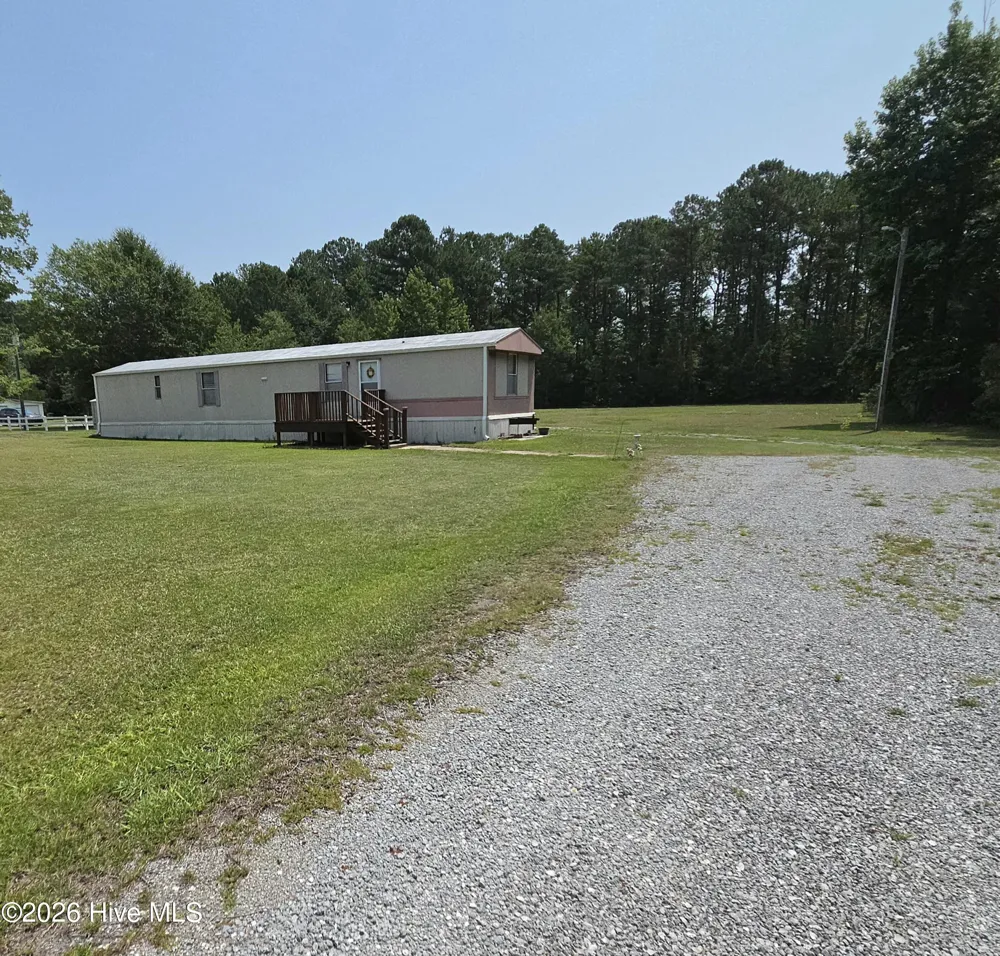 205 Meadow Lane E Hubert, NC 28539