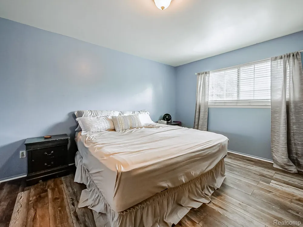 635 E Fox Hills Drive Bloomfield Hills City, MI 48304