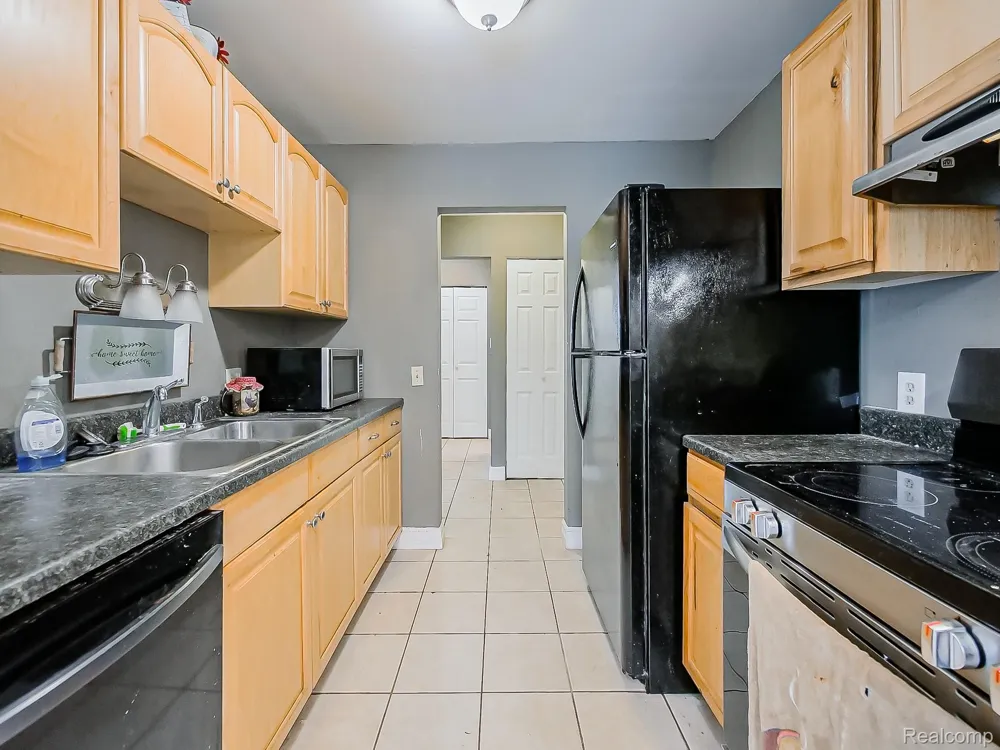 635 E Fox Hills Drive Bloomfield Hills City, MI 48304