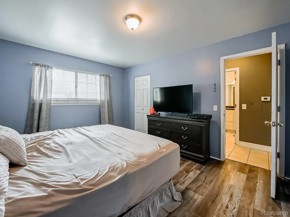 635 E Fox Hills Drive Bloomfield Hills City, MI 48304