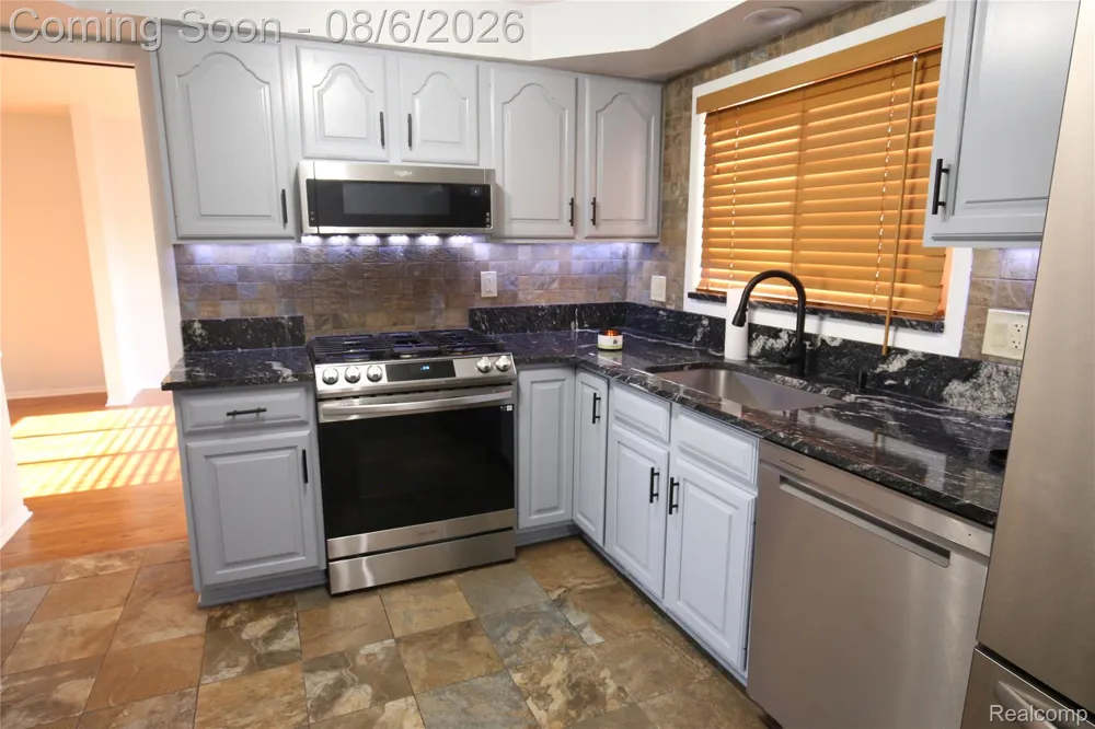 519 Berwyn Street Dearborn Heights City, MI 48127