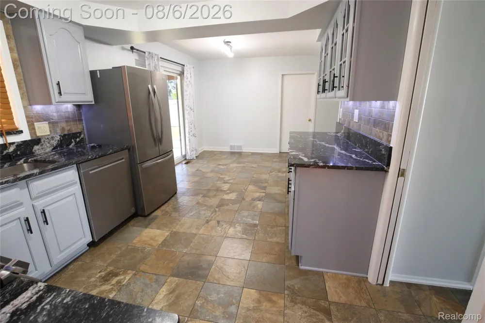 519 Berwyn Street Dearborn Heights City, MI 48127