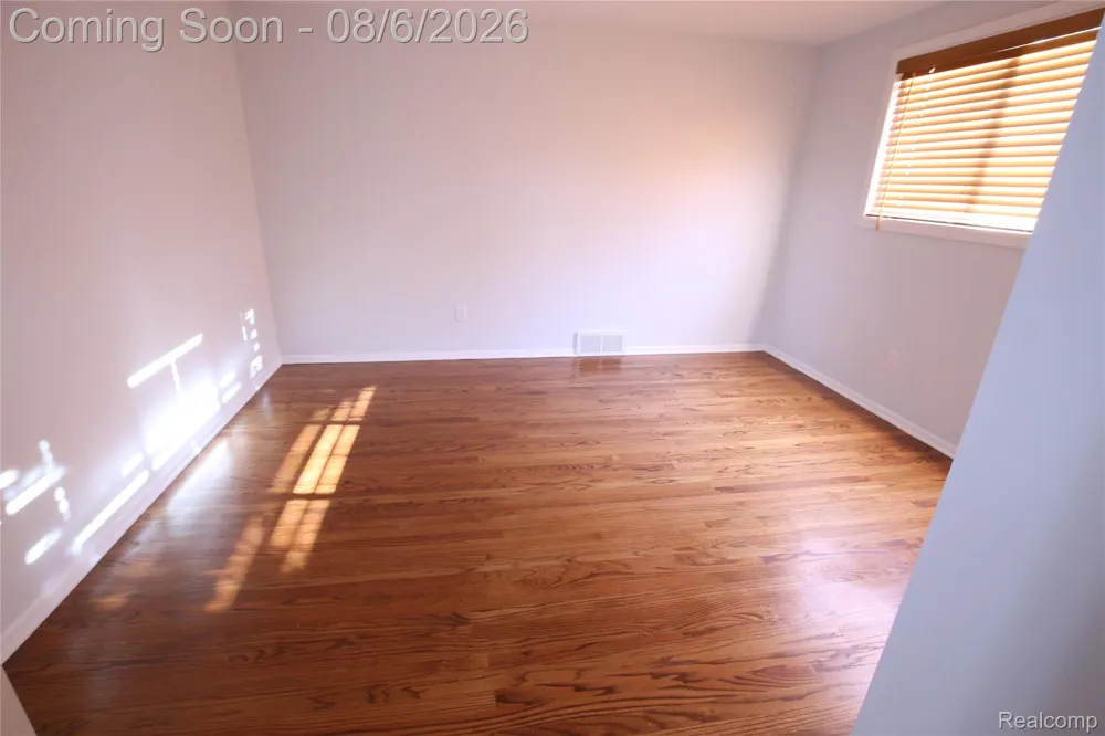 519 Berwyn Street Dearborn Heights City, MI 48127
