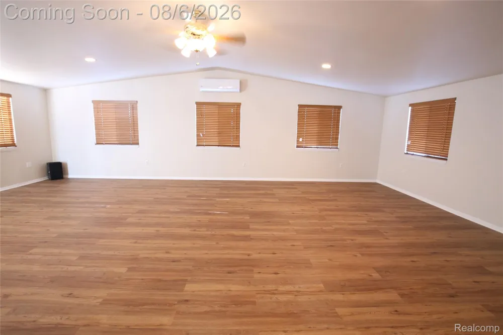 519 Berwyn Street Dearborn Heights City, MI 48127