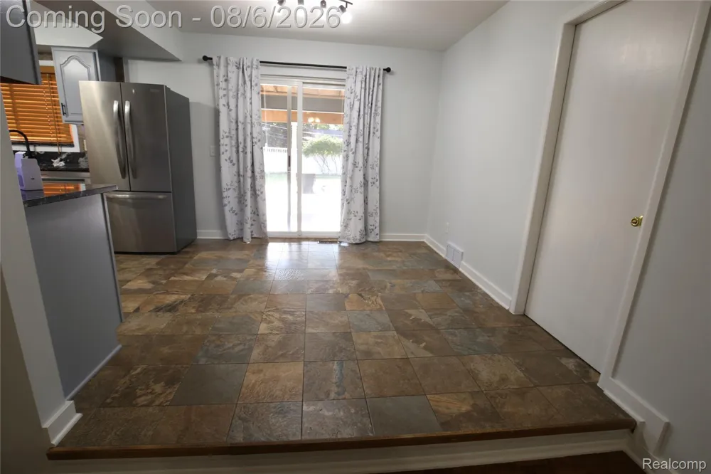 519 Berwyn Street Dearborn Heights City, MI 48127