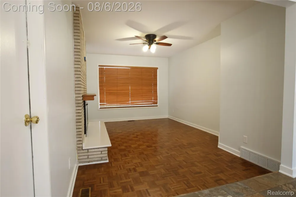 519 Berwyn Street Dearborn Heights City, MI 48127