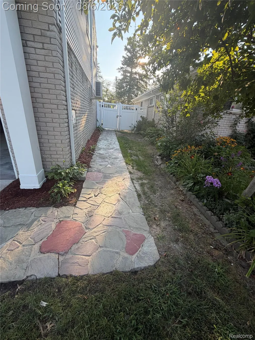 519 Berwyn Street Dearborn Heights City, MI 48127