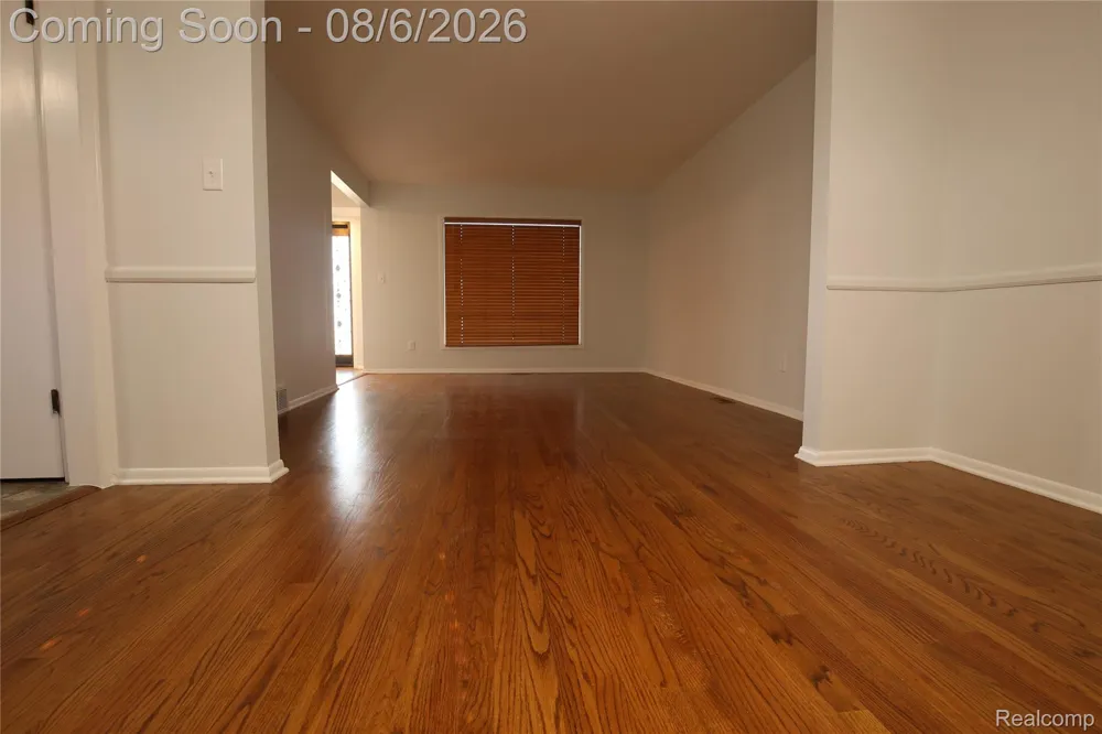 519 Berwyn Street Dearborn Heights City, MI 48127