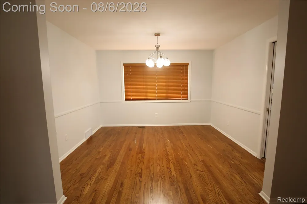 519 Berwyn Street Dearborn Heights City, MI 48127