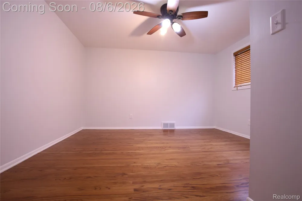 519 Berwyn Street Dearborn Heights City, MI 48127