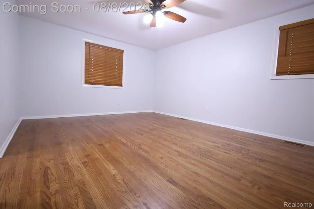 519 Berwyn Street Dearborn Heights City, MI 48127