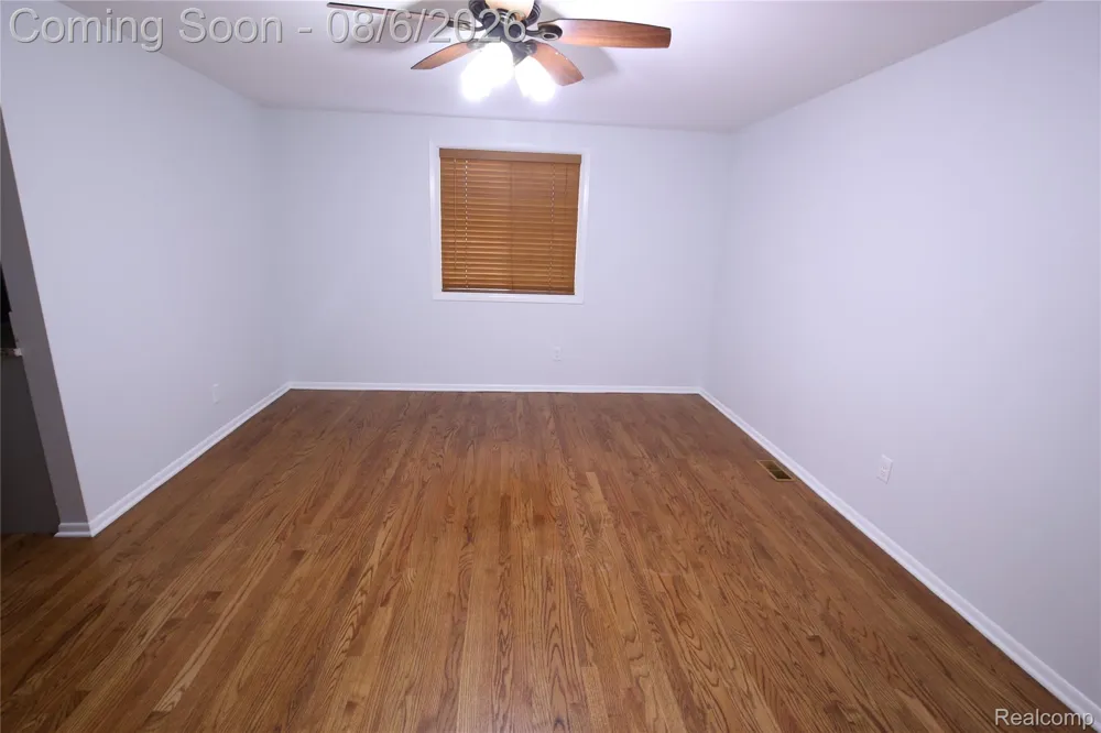 519 Berwyn Street Dearborn Heights City, MI 48127