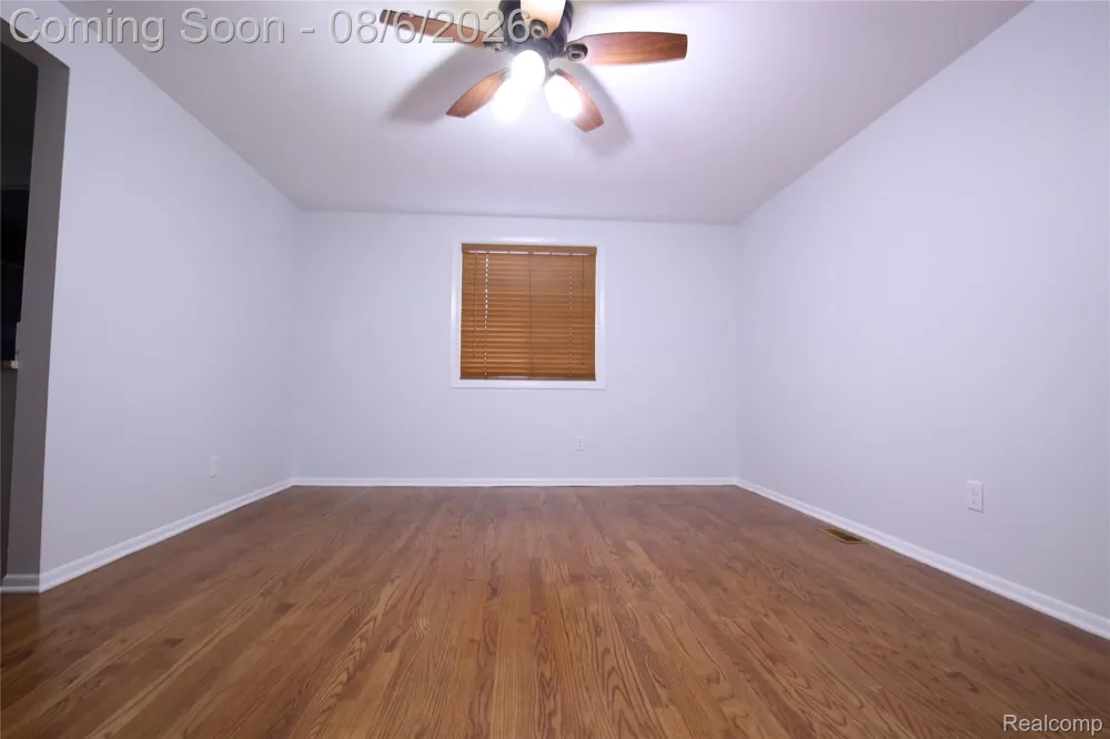 519 Berwyn Street Dearborn Heights City, MI 48127