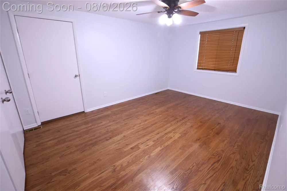 519 Berwyn Street Dearborn Heights City, MI 48127