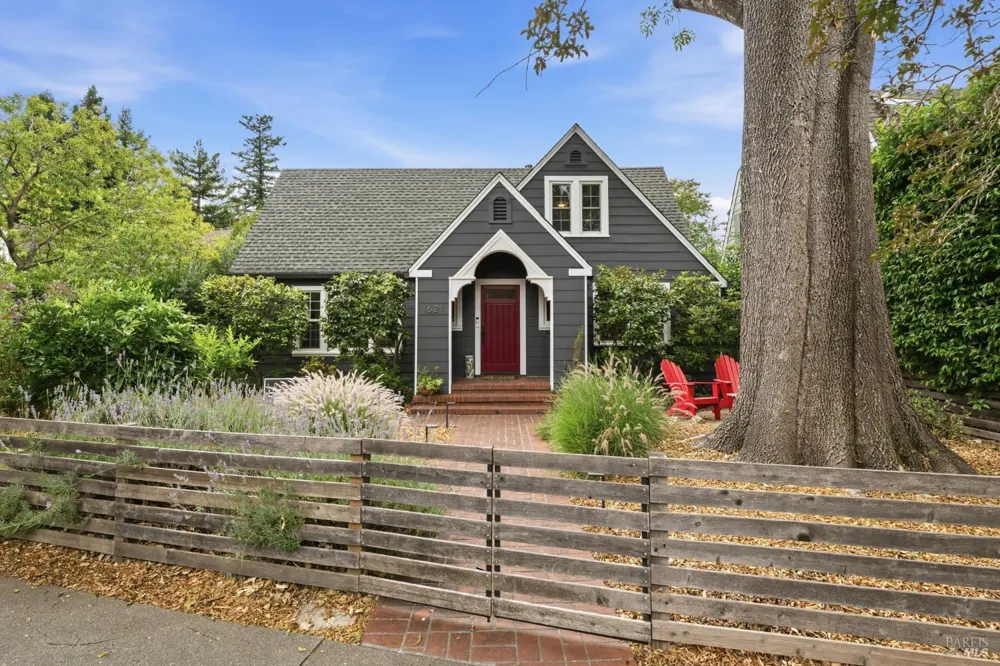 1621 Austin Way Santa Rosa, CA 95404