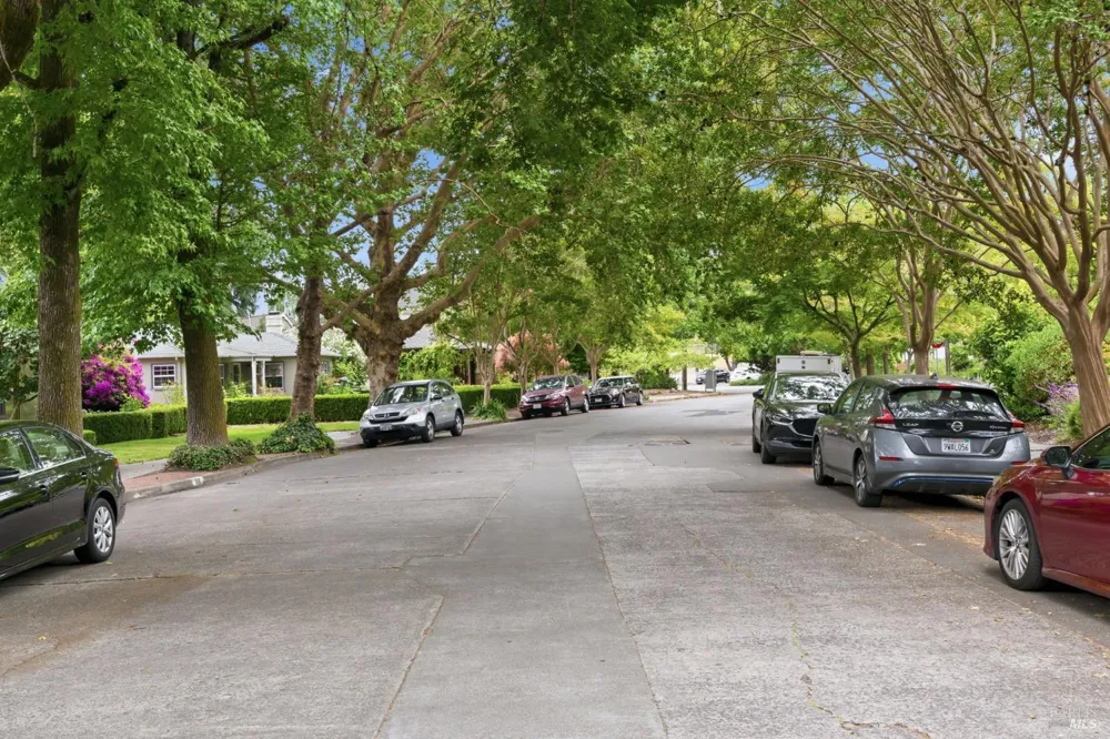 1621 Austin Way Santa Rosa, CA 95404