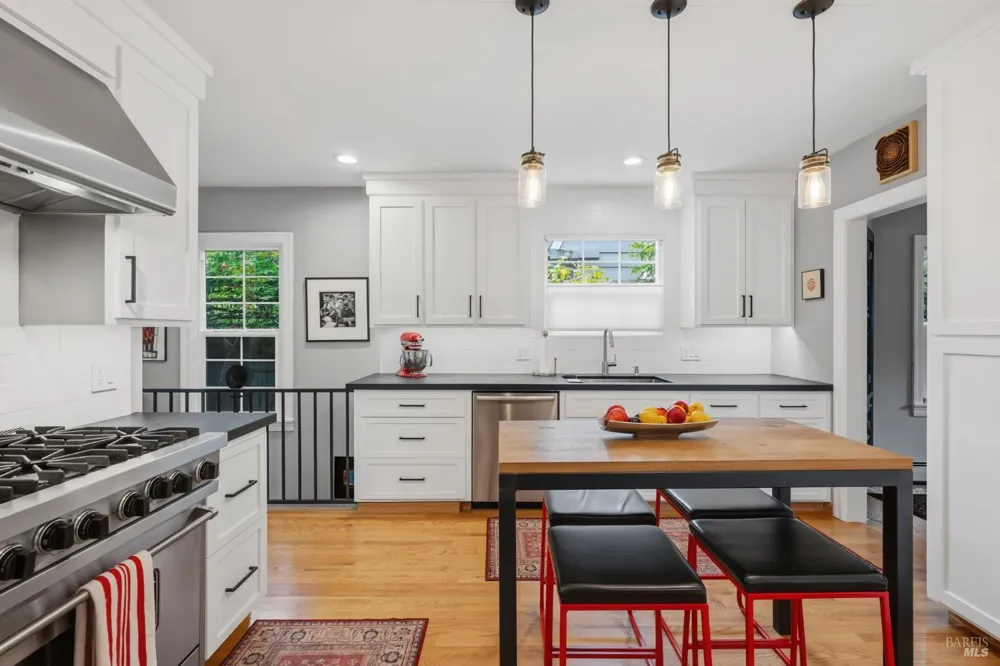 1621 Austin Way Santa Rosa, CA 95404