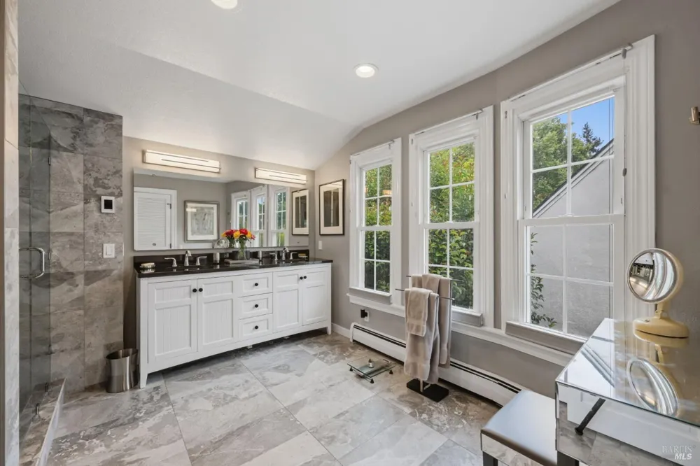 1621 Austin Way Santa Rosa, CA 95404