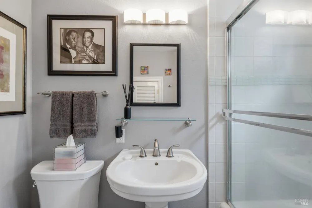 1621 Austin Way Santa Rosa, CA 95404