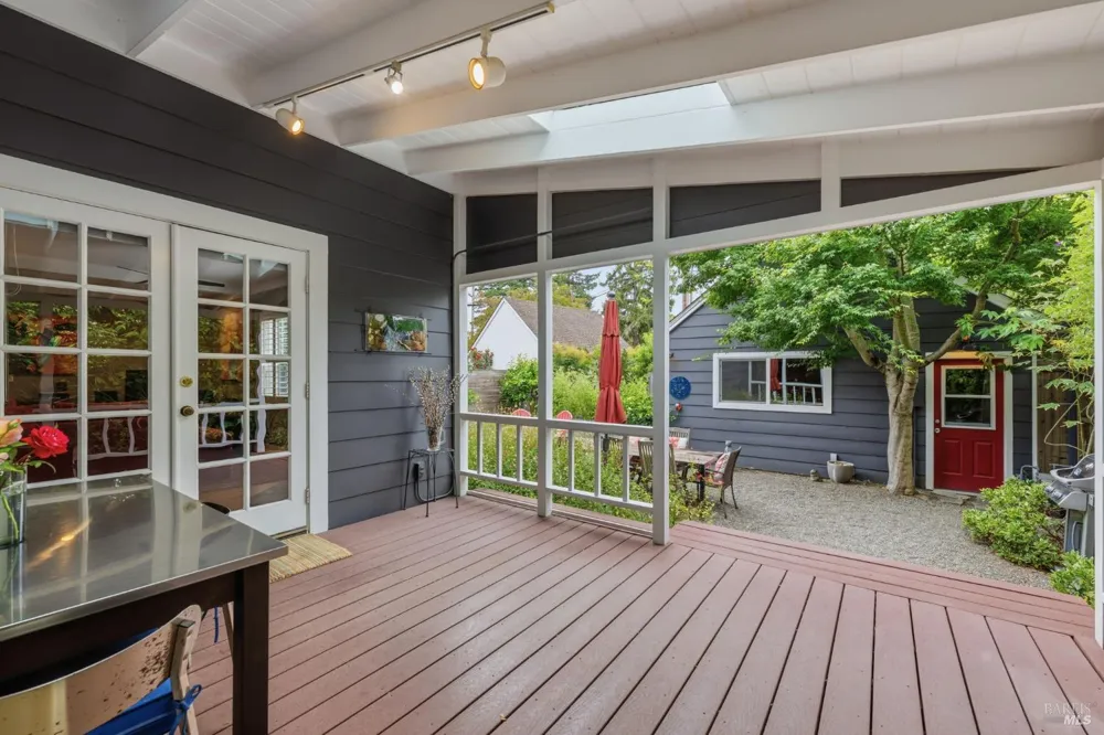1621 Austin Way Santa Rosa, CA 95404
