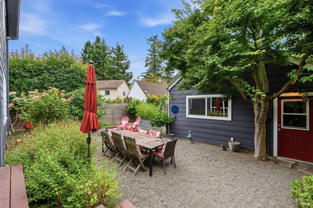 1621 Austin Way Santa Rosa, CA 95404