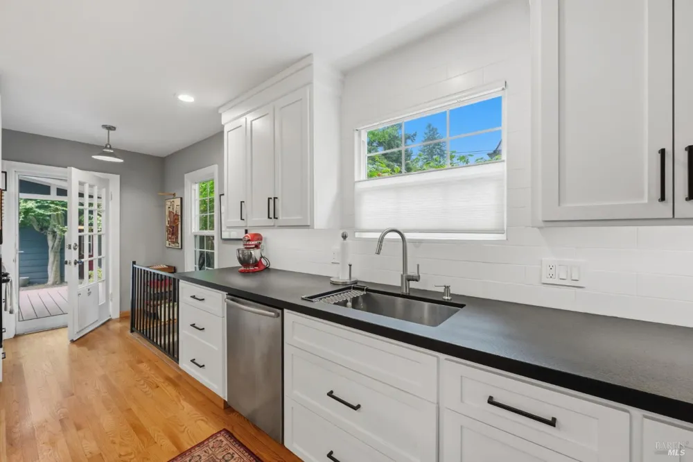 1621 Austin Way Santa Rosa, CA 95404