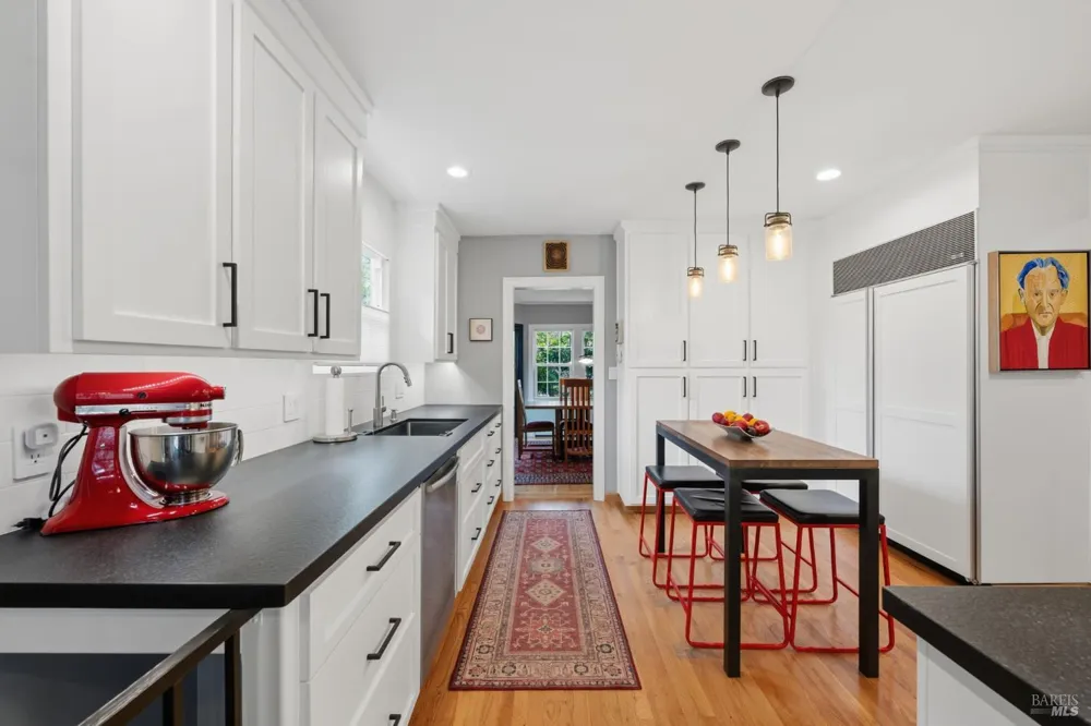 1621 Austin Way Santa Rosa, CA 95404