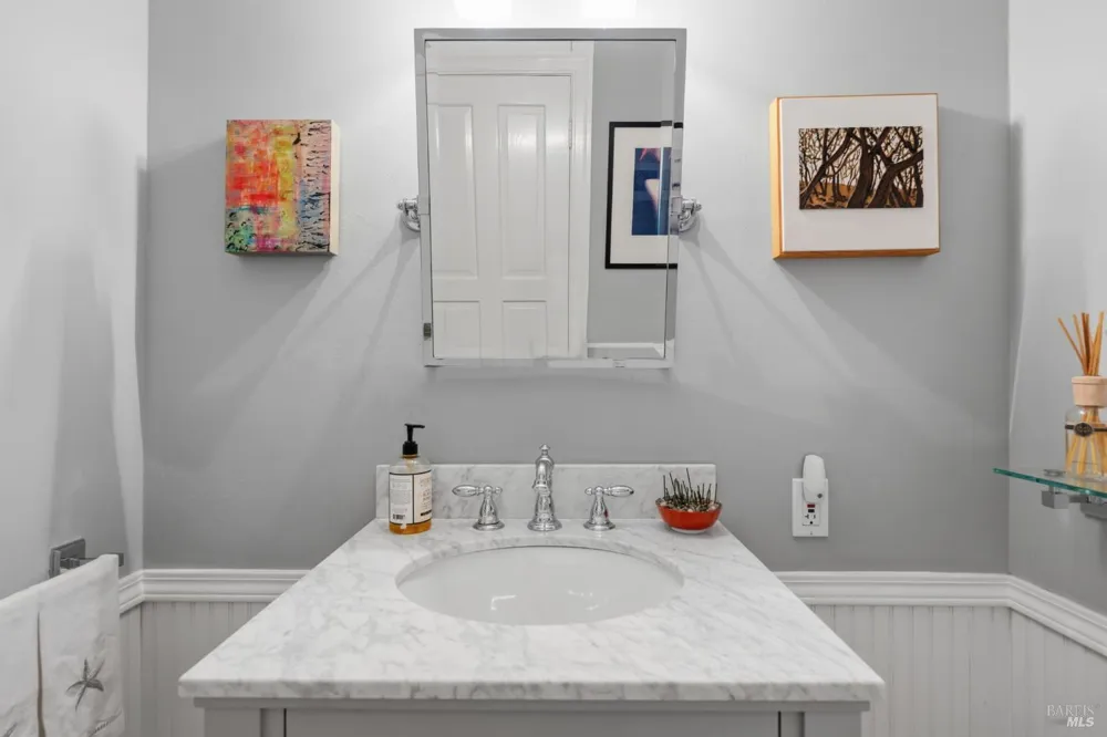 1621 Austin Way Santa Rosa, CA 95404