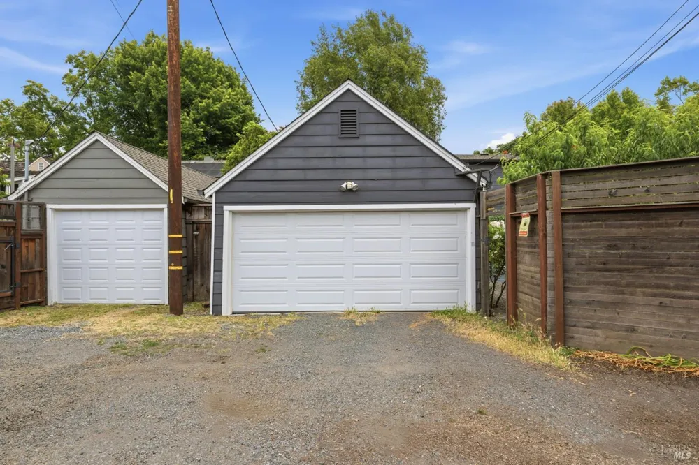 1621 Austin Way Santa Rosa, CA 95404
