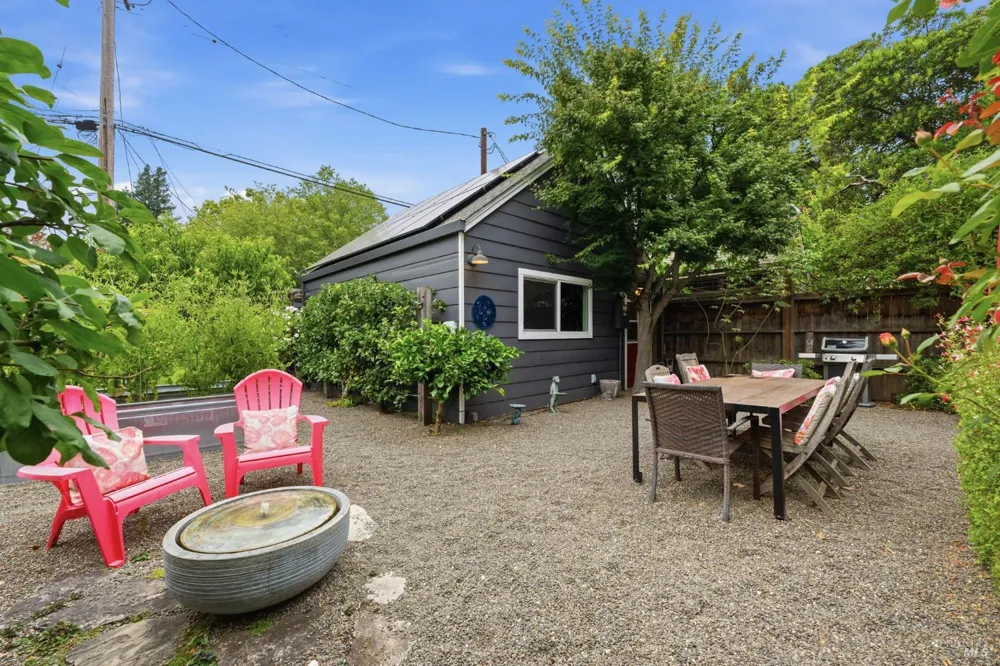 1621 Austin Way Santa Rosa, CA 95404