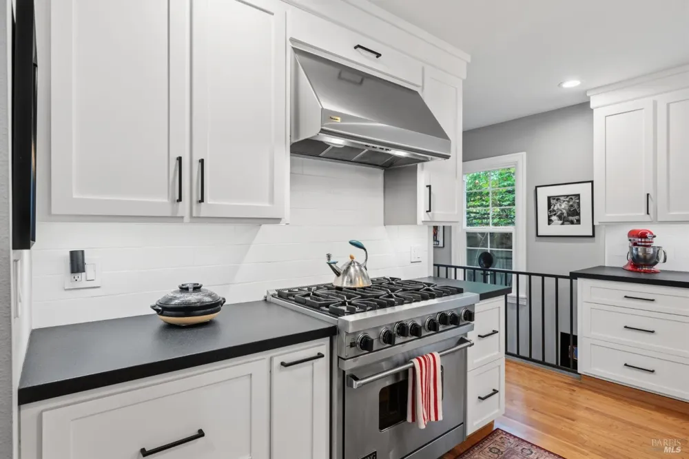 1621 Austin Way Santa Rosa, CA 95404