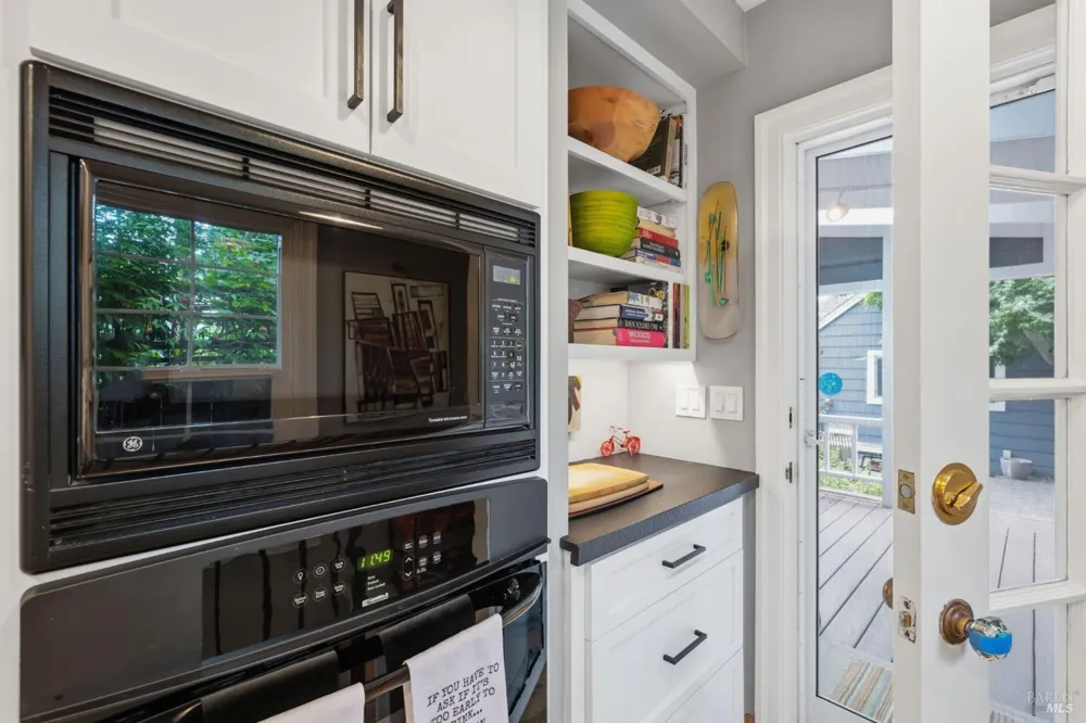 1621 Austin Way Santa Rosa, CA 95404