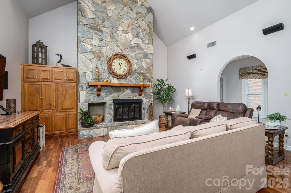 5023 Samuel Pinckney Drive Belmont, NC 28012