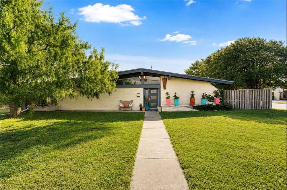 3462 Santa Fe Street Corpus Christi, TX 78411
