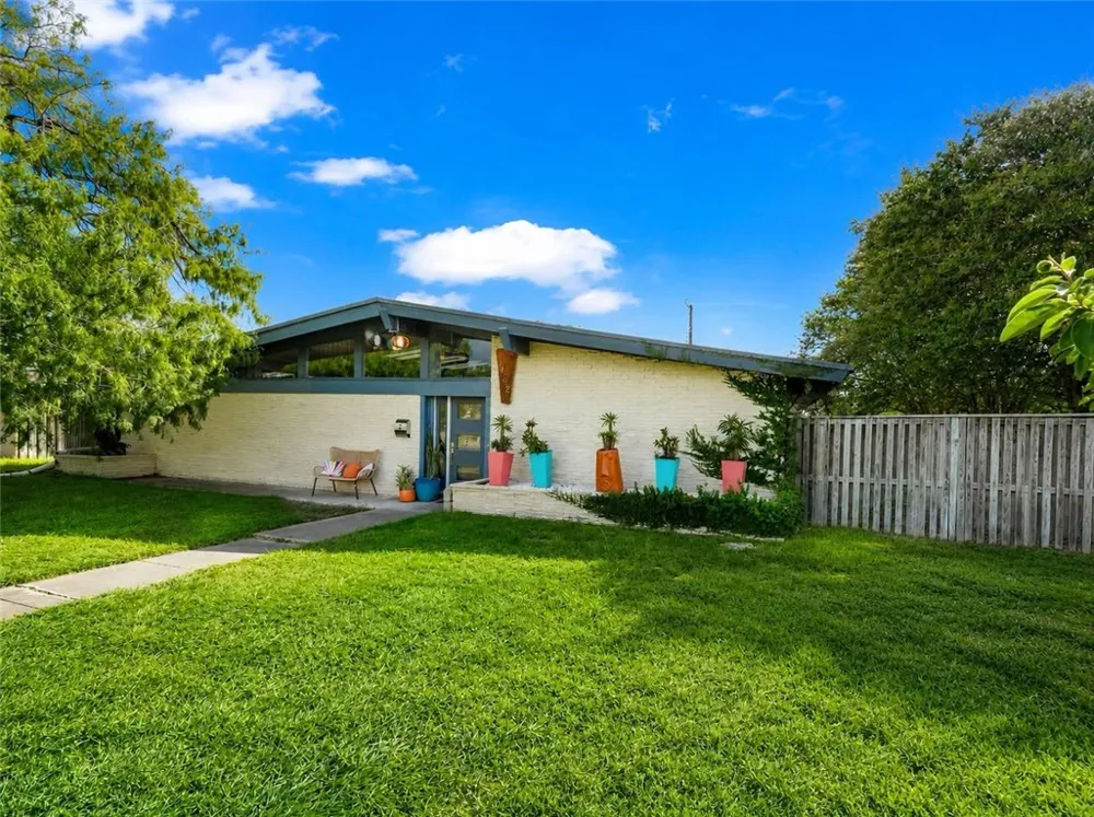 3462 Santa Fe Street Corpus Christi, TX 78411