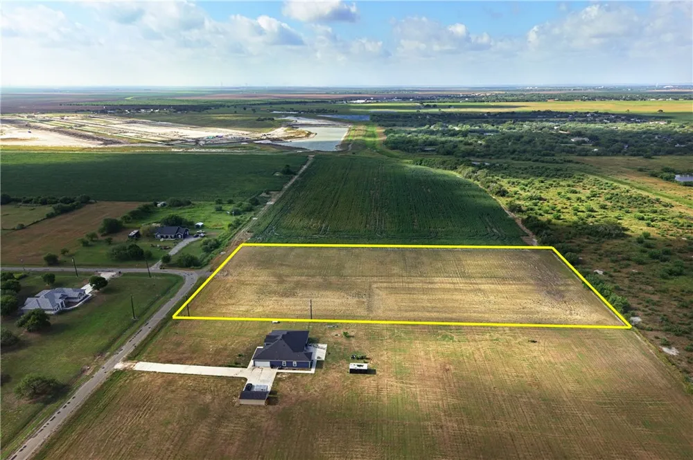 7415 County Road 2395 Sinton, TX 78387