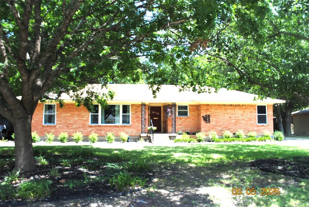 124 MARTIN DRIVE Lancaster, TX 75146