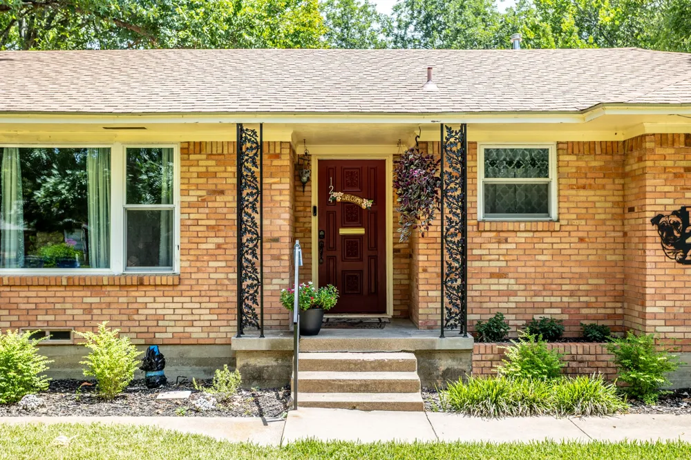124 MARTIN DRIVE Lancaster, TX 75146