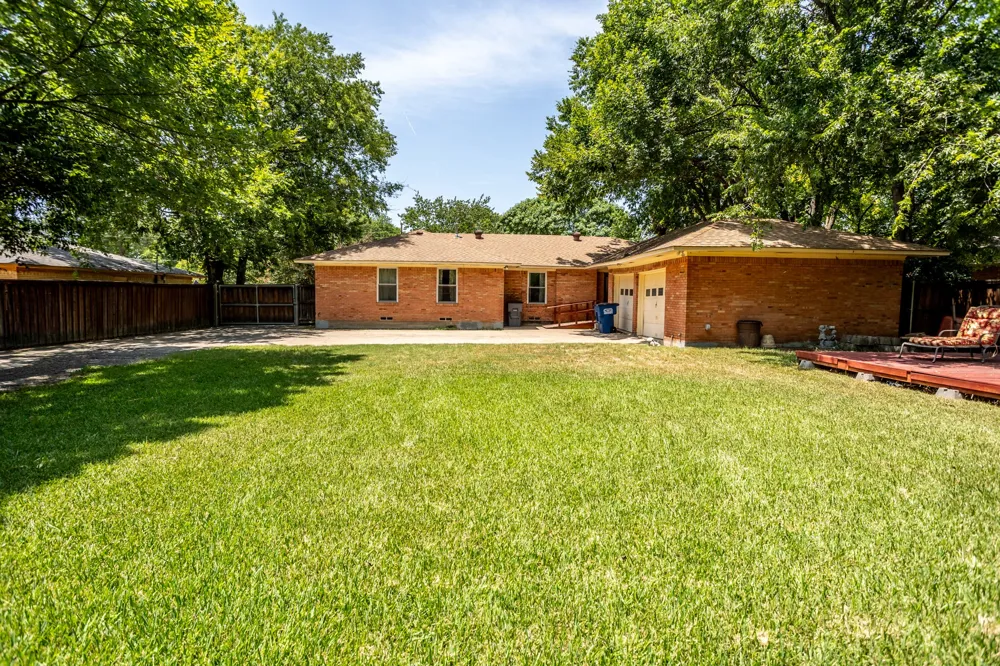 124 MARTIN DRIVE Lancaster, TX 75146