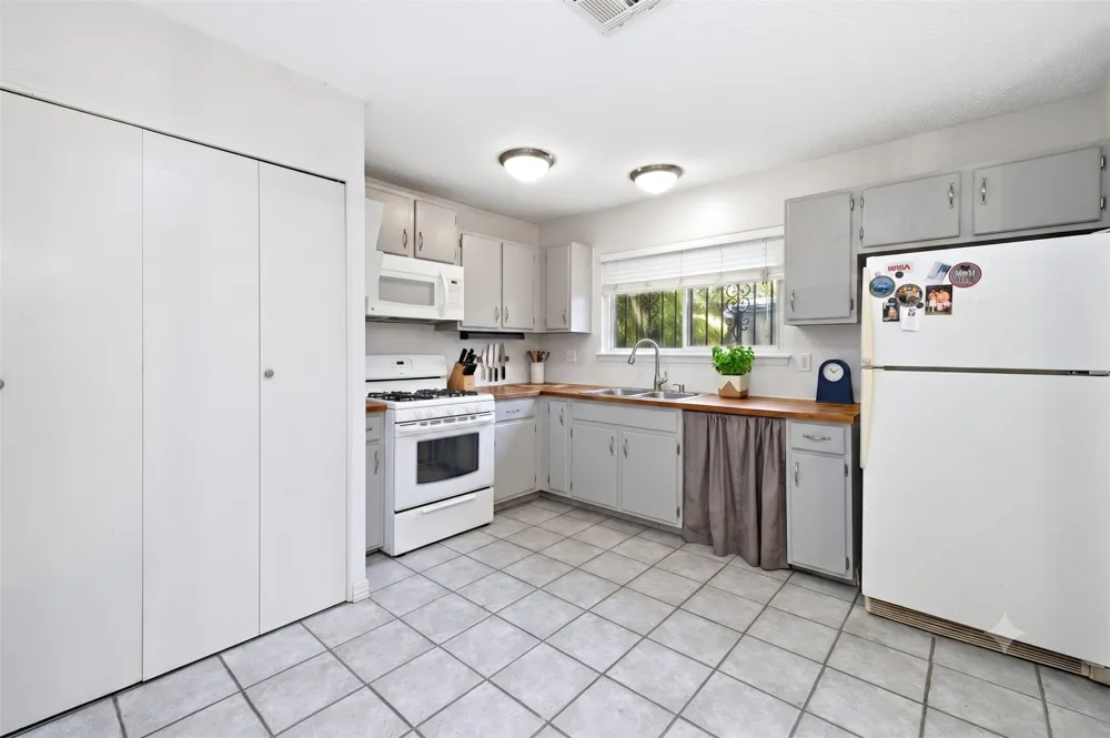 12101 Wilderness Trail Live Oak, TX 78233