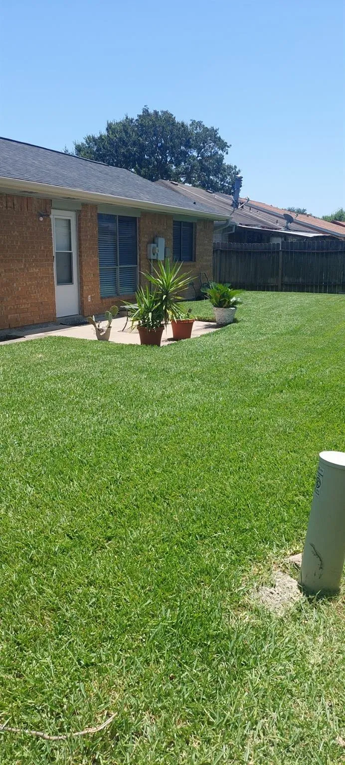1618 Thornbrook Drive Missouri City, TX 77489