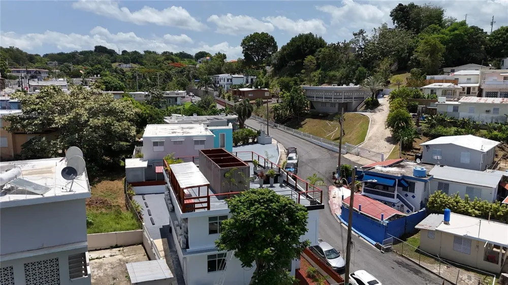 391 CALLE FRANCISCO COLON GUERRA #391 Rincon, PR 00677