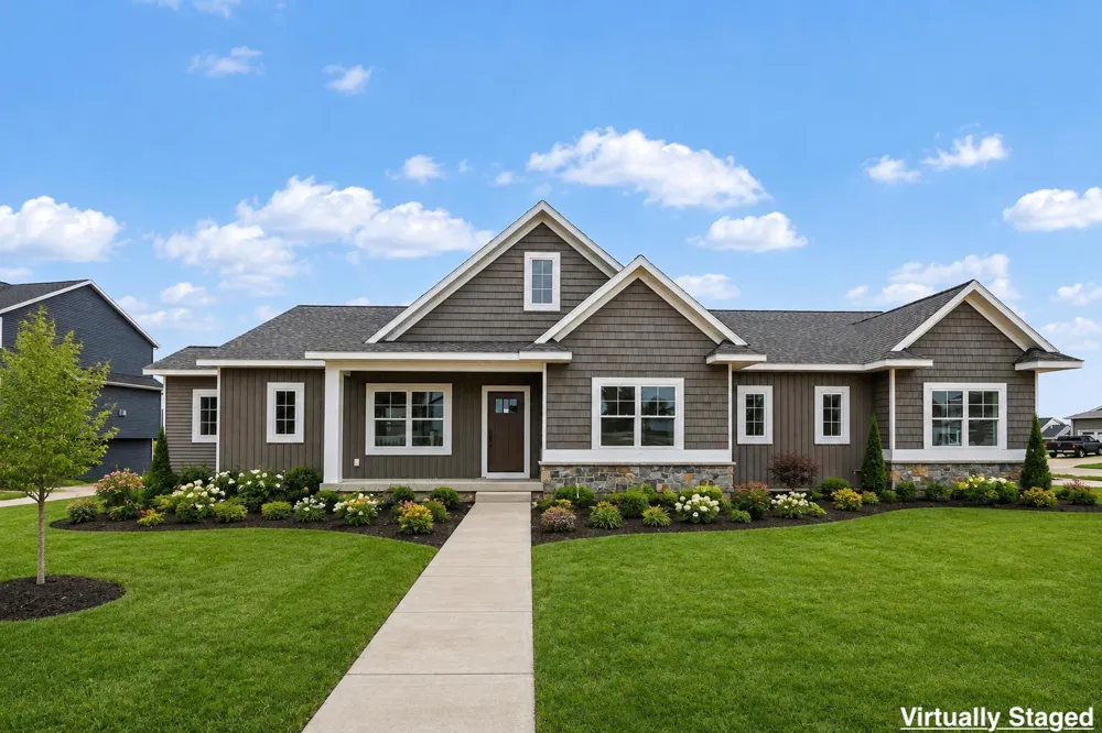 1830 Stratford Lane NW Walker City, MI 49534