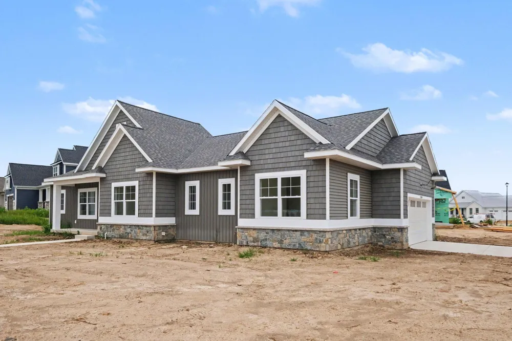 1830 Stratford Lane NW Walker City, MI 49534