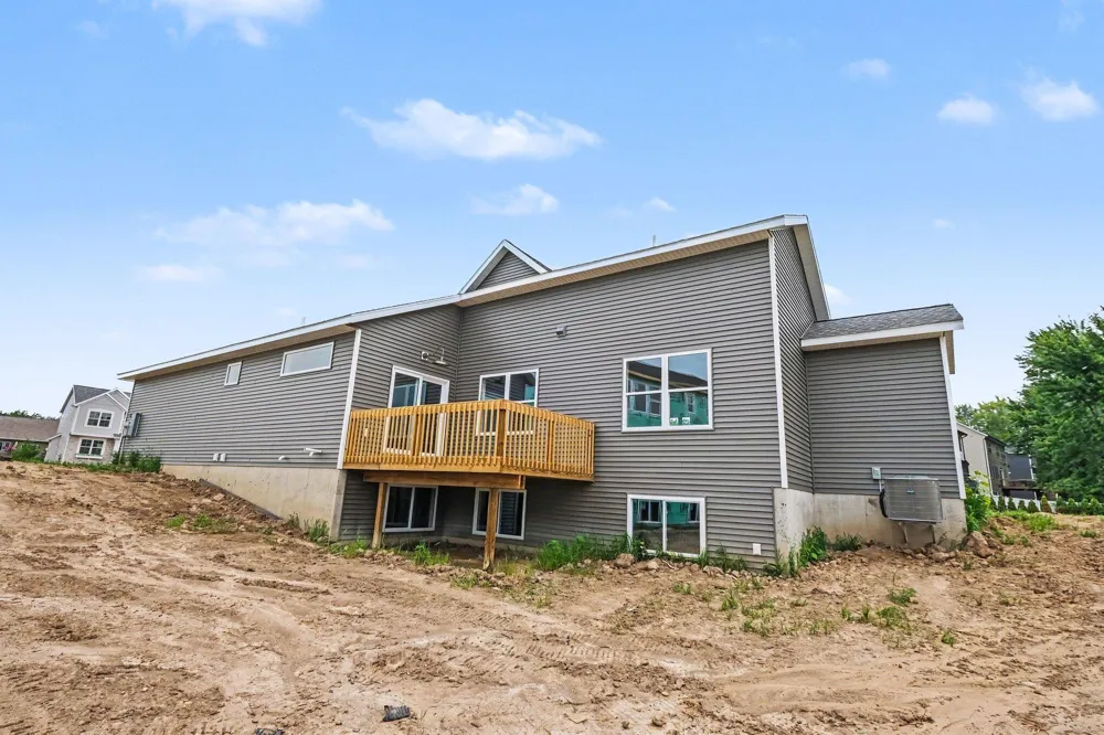 1830 Stratford Lane NW Walker City, MI 49534