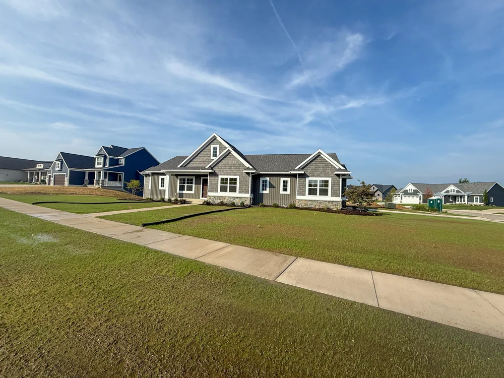 1830 Stratford Lane NW Walker City, MI 49534