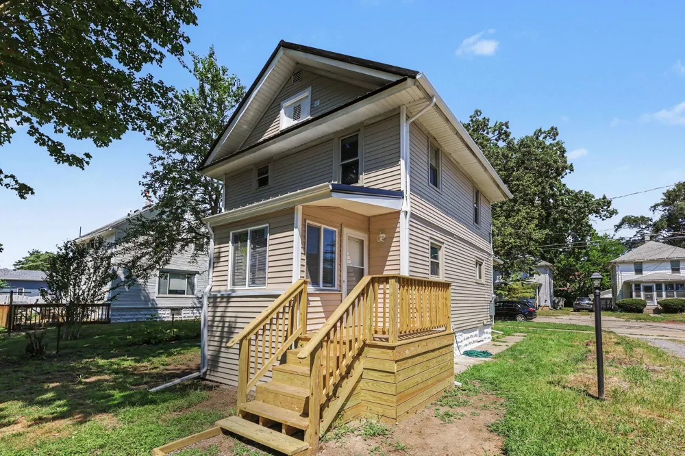 113 E Robinson Street Jackson City, MI 49203