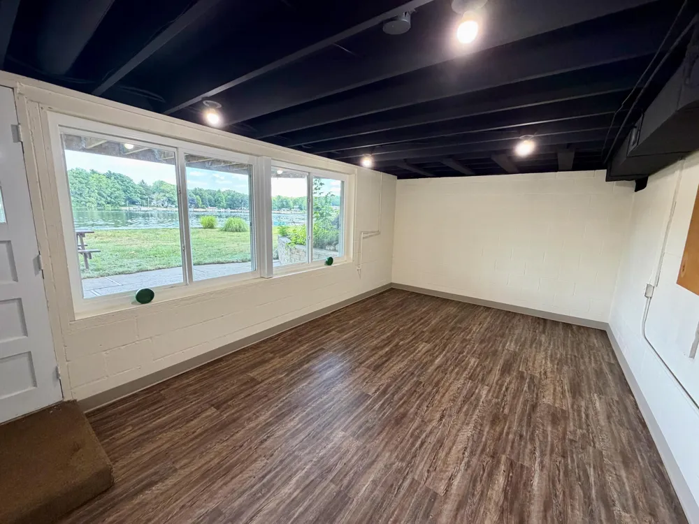 8980 Loveless Drive NE Courtland Township, MI 49341